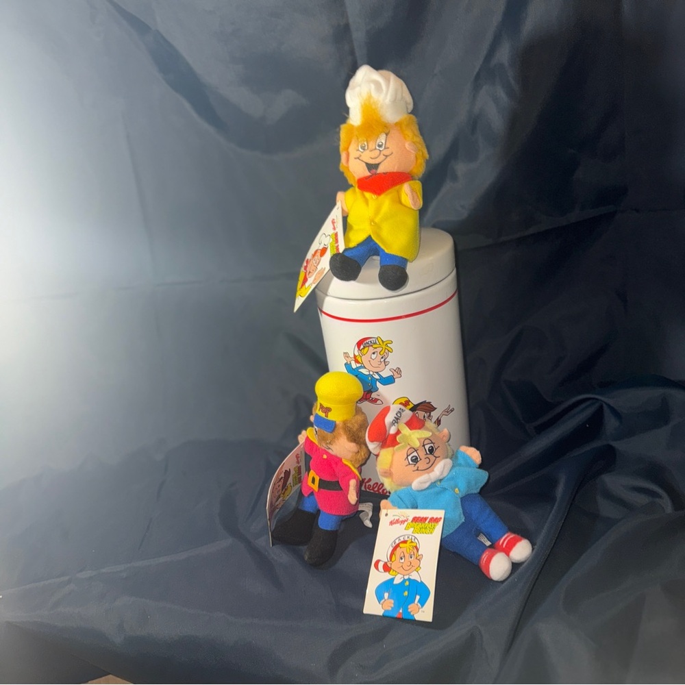 LOOK Vintage Kellogg's Snap, Crackle, and Pop Collectibles!